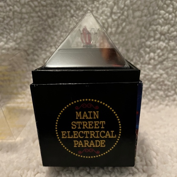 Vintage Disneyland Main Street Electrical Parade Bulb - Picture 3 of 4